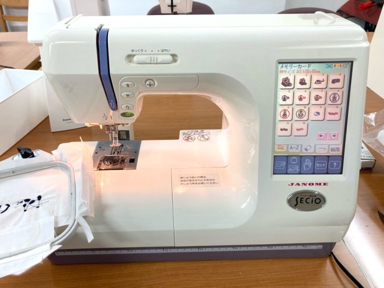 BabyLock Accomplish Sewing Machine - BL520B – The Sewing Studio