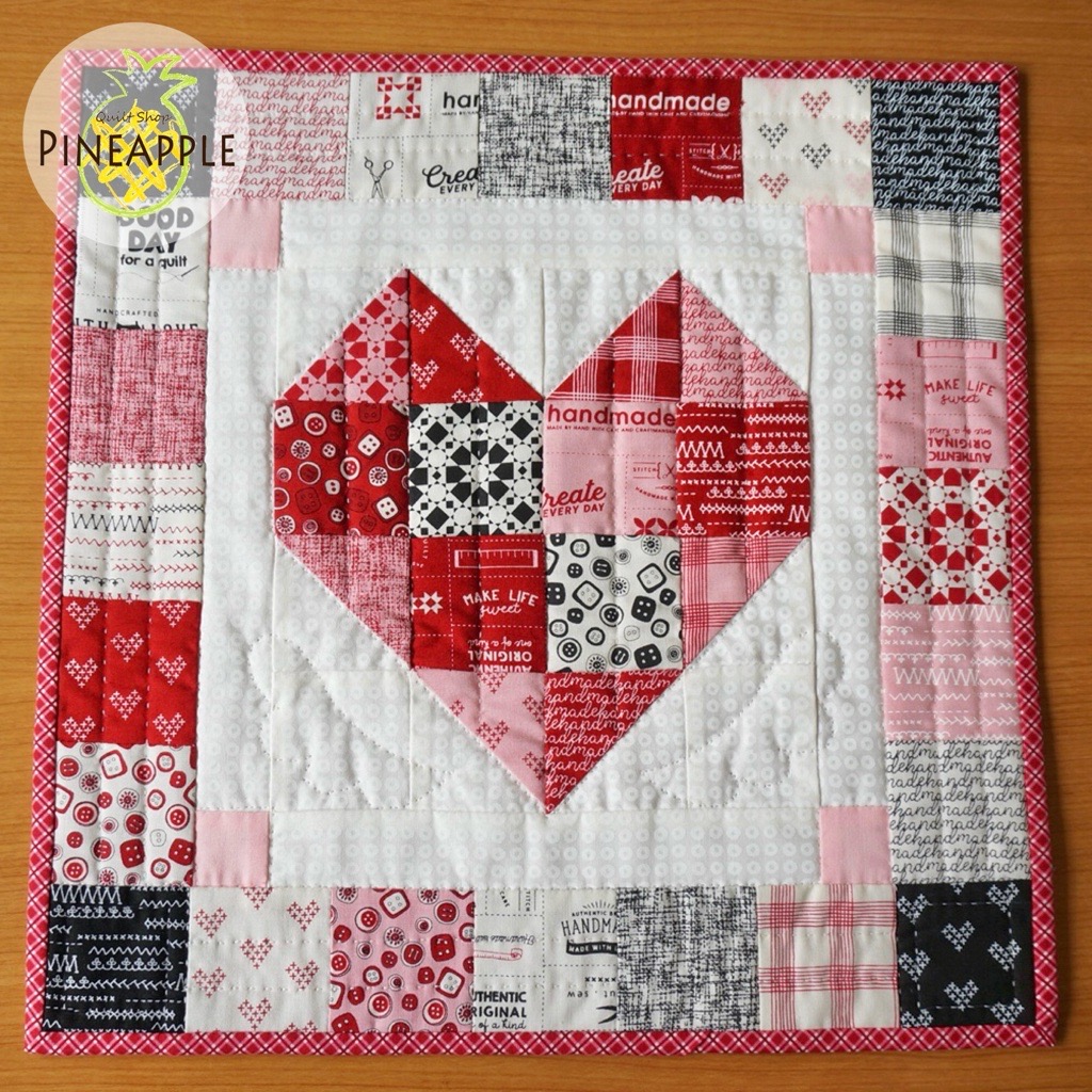 threadsのハートキルト ミニタペストリー | Quilt Shop PINEAPPLE